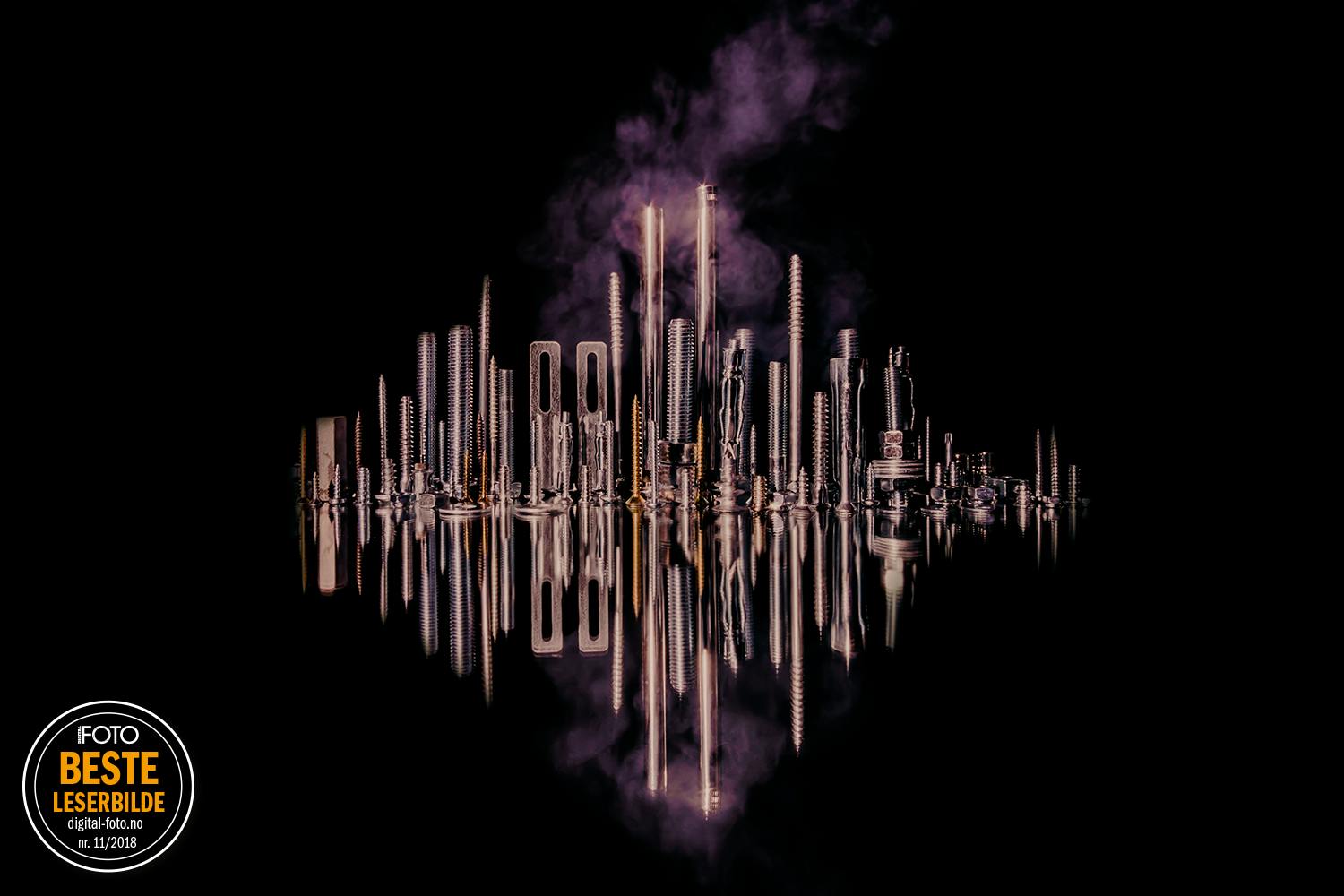 Månedens bilde By laget av skruer